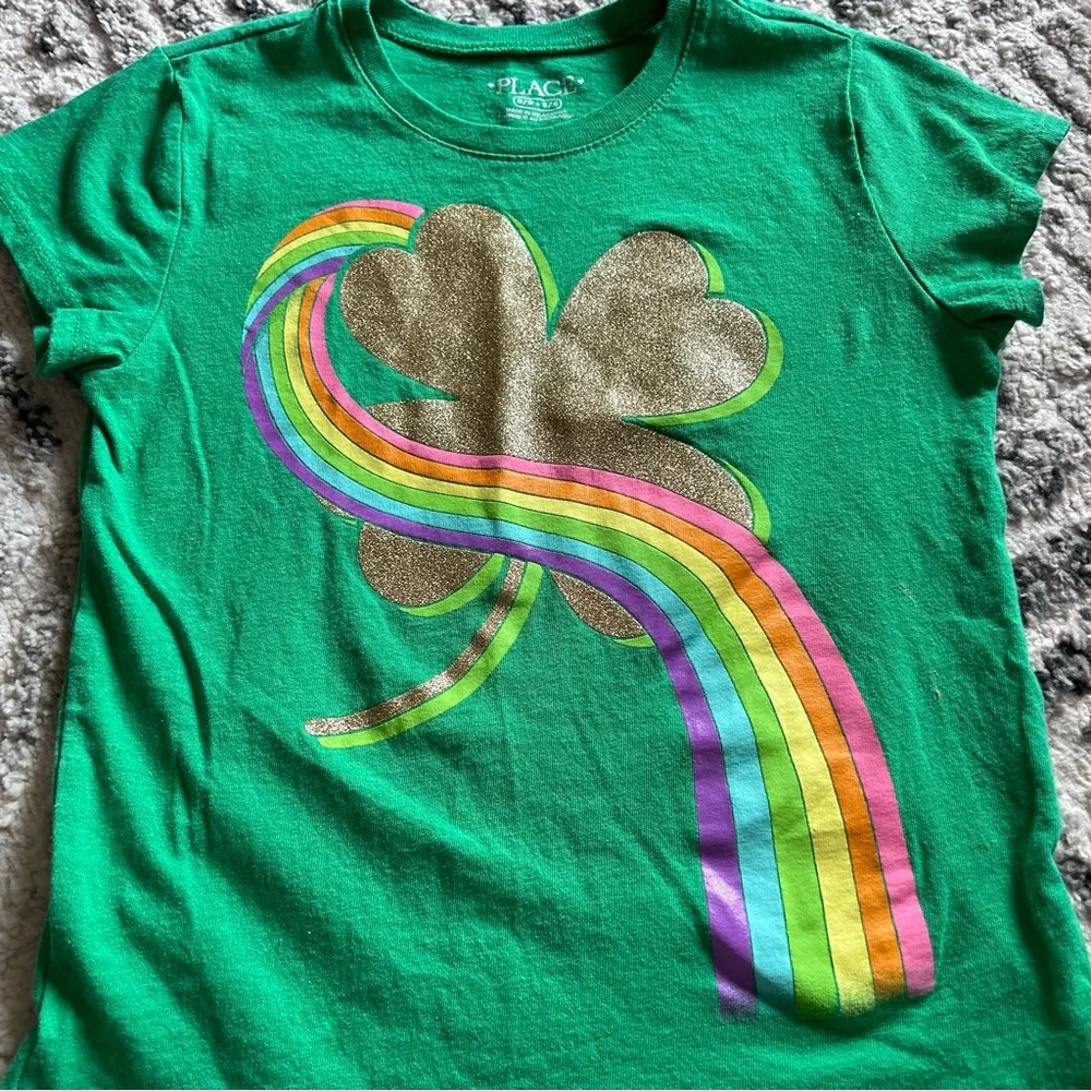 Girls Saint Patrick’s Day Shirt‎ Size 5/6 Green Shamrock Gold Shimmery Glitter